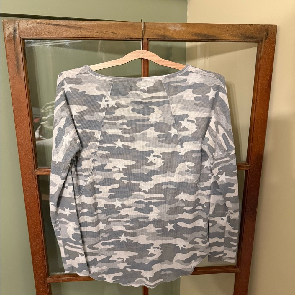 Lucky Brand Gray and White Camo Long Sleeve Tee - Picture 3 of 3